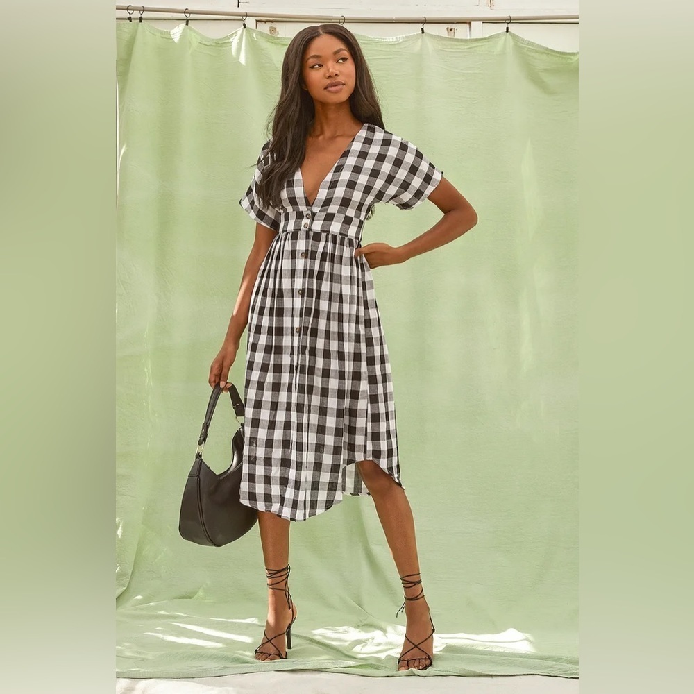 Lulu’s Checks Out Black and  White Gingham Button-Front Midi Dress